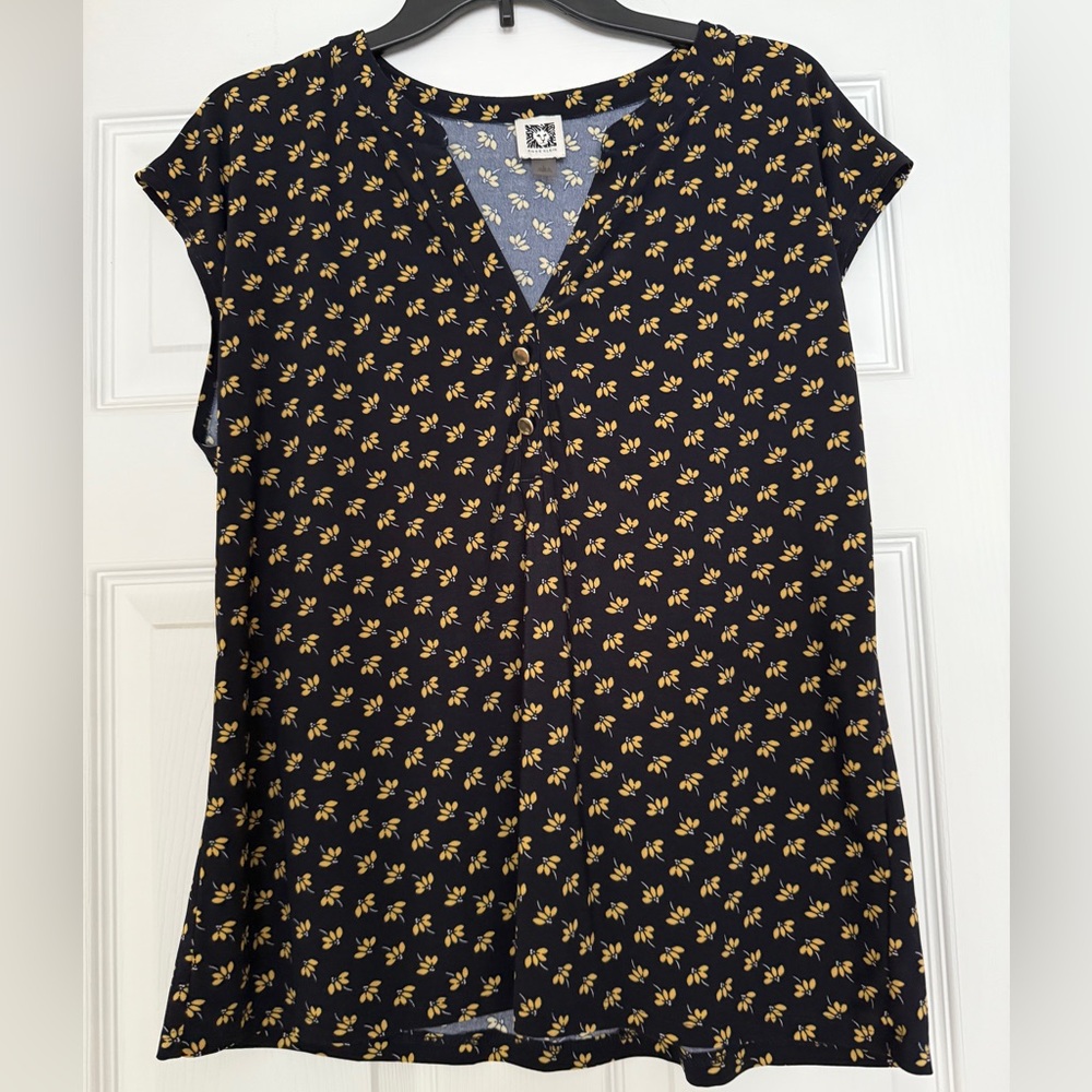 Anne Klein Gold Buttoned Blouse